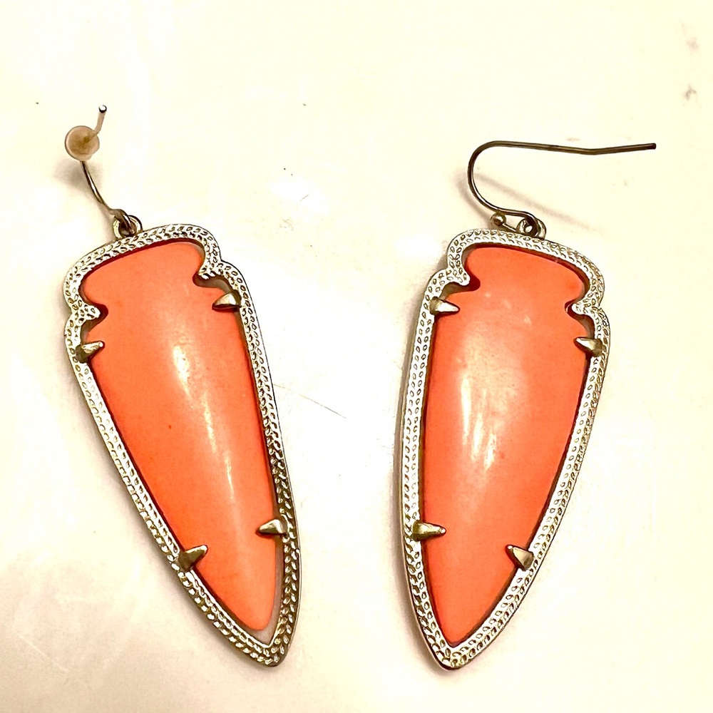 Kendra Scott Arrowhead Earrings